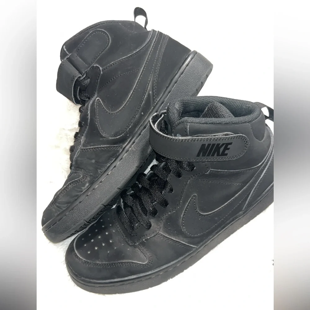 Nike Men's Black High-Top Sneakers with Strap